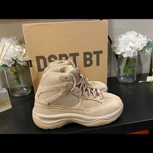 Yeezy Desert Boot Color Rock Size 6.5 mens